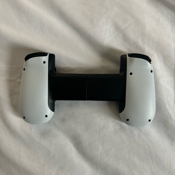 Backbone iPhone Controller - Picture 2 of 5